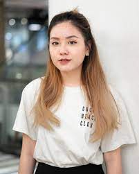 Medium brown hair that has strategically placed golden highlights throughout is almost always flattering on fair skin, says. 30 Hair Colors For Fair Skin And Other Skin Tones All Things Hair Ph