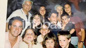 El ministro de salud bonaerense y el jefe de gabinete publicaron mensajes provocadores tras la inoculación del músico. Santiago Cafiero La Historia Del Hombre Que En Dos Anos Se Convirtio En La Mano Derecha De Alberto Fernandez Infobae