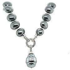 Collier de perles et de diamants