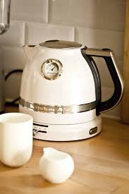 La Bouilloire Kitchenaid Kitchenaid Bouilloire Kitchenaid In 2020 Kitchen Aid Kitchen Appliances Kitchen Gadgets