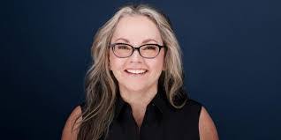 Janet Menard's Instagram, Twitter & Facebook