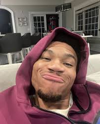 Josh Stumpf (@Josh19Stumpf)