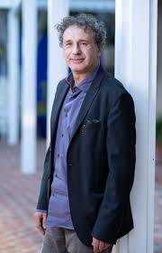 Dies from blood loss after being shot in the chest by jean dujardin 's men towards the end of movie. Cesar 2019 Sept Realisateur Pour Succeder A Albert Dupontel Ladepeche Fr