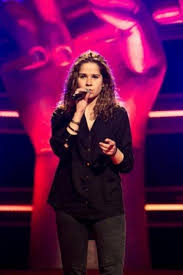 Laura tesoro @ clouseau centraal_ het plezier spatte ervan af, super gezongen, stond op het podium alsof ze nooit iets anders gedaan heeft. Bio Laura Tesoro Showbizzsite