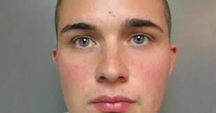 Police: Man stole credit card after online meetup