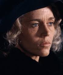 Elizabeth Mortensen's Instagram, Twitter & Facebook