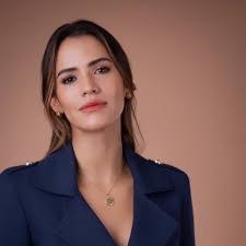 Eliza Garzon's Instagram, Twitter & Facebook