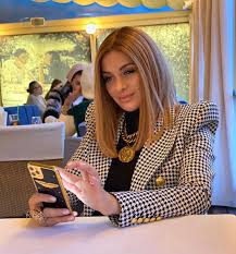 Odată cu cea mai nouă postare a impresarei pe instagram, fanii au rămas fără cuvinte. Anamaria Prodan Reghecampf ApariÈ›ie IncendiarÄƒ Pe Instagram Kfetele