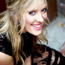 Carissa Dwyer's Instagram, Twitter & Facebook