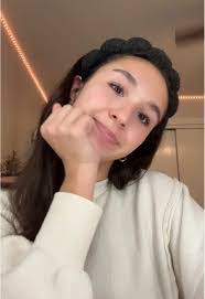 Liliana Taylor's Instagram, Twitter & Facebook