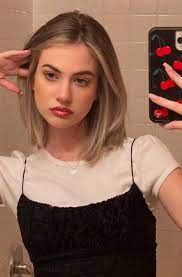 As Vivian Short Hair Styles Hair Streaks Hair Inspo Color