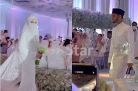 Bilangan orang yang akan menjadi tanggungan pemohon. Video Neelofa Pu Riz Sah Jadi Suami Isteri Disatukan Dalam Majlis Serba Putih Hiburan Mstar