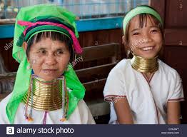 Padaung or padaung karen, also known as kayan, is a karen language of burma, spoken by the kayan people. Myanmar Burma Padaung Frauen Mit Messing Hals Spulen Inle See Shan Staat Die Padaung Nennt Man Auch Kayan Lahwi Stockfotografie Alamy