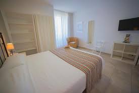 The hotel casa del mar is a historic luxury hotel located on the beach in santa monica, california. Casa Del Mar Hotel Apartaments Roses Aktualisierte Preise Fur 2021