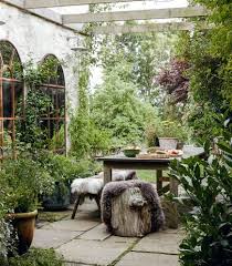 A backyard corner is a really adorable addition to any backyard and won't cost you much to pull together. Garden Ideas Small Garden Ideas House Garden