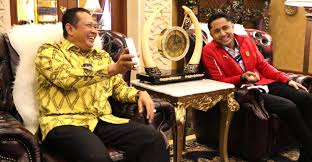 Hengky kurniawan chova (lahir di blitar, 21 oktober 1982; Fecloogj5j F7m