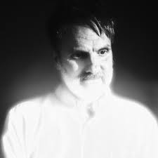 Mike Viola is Still Doing That Thing He Does