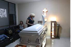 According to deaddeath, the fashion designer, who was often called the mexican kim. They Assure That The Model Joselyn Cano Died Of Complications From Plastic Surgery English Mundo Hispanico