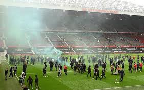 Kick off pertandingan manchester united vs liverpool pekan 34 liga inggris ditunda setelah dijadwalkan malam ini pertandingan akbar liga inggris dalam pekan 34 antara manchester united vs liverpool harus ditunda setelah para fans melakukan protes di. Qakr Ykqgmpajm