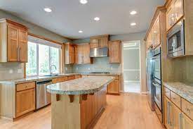 The best color granite countertop for honey oak cabinets what color countertop with oak cabinets a feature wall painted one of the minor granite colors adds interest to the kitchen quartz countertops quartz a resin based man made material that mixes ground quartz into the formula may. What Color Granite Goes With Honey Oak Cabinets Upgraded Home