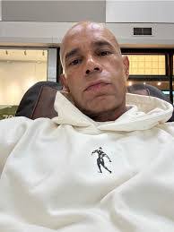 Larry Nero's Instagram, Twitter & Facebook