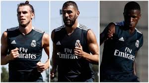 kaʁim bɛnzema ؛ مواليد 19 ديسمبر 1987) لاعب كرة قدم فرنسي يلعب في مركز الهجوم مع نادي ريال مدريد في الدوري الإسباني ومنتخب فرنسا. Ø±ÙŠØ§Ù„ Ù…Ø¯Ø±ÙŠØ¯ Ù„ÙˆØ¨ÙŠØªÙŠØ¬ÙŠ Ù…Ù† Bbc Ø¥Ù„Ù‰ Bbv Ø¨Ø·ÙˆÙ„Ø§Øª