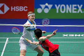 Lee zii jia is using racket. Badminton Axelsen Admits Zii Jia The Better Player In Final The Star