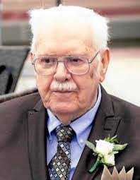 Dennis Doolin's Instagram, Twitter & Facebook