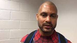 Emocionado el Spiderman boricua con donativo de Reo Speedwagon