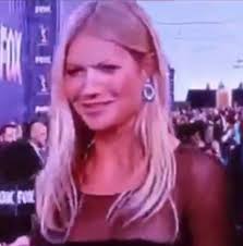 Gwyneth Paltrow Made A Weird Face In Her Interview With Jenny McCarthy And  I'm Trying To Figure Out Why