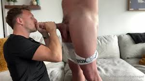 Thomas Long fucks Big Mike - BoyFriendTV.com