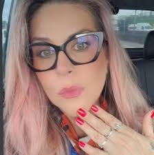 Danielle Camargo Consultoria de Imagem & Artista Plástica  (@danicamargostylist) • Facebook