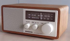 Stylish Last Minute Retro Gifts Old Radios Radio Vintage Radio