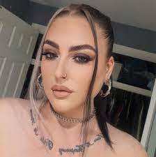 Bianca Barfield's Instagram, Twitter & Facebook