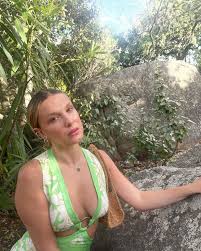 Millie Bobby Brown Boobs - Fappenist