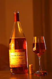 Bu çeşitle yetiştirilen alanı dört bağcılık merkezinde toplarsak, busuioaca de bohotin'in otantik şarabının ulusal üretimini çok az yapan. Proles Pontica 2010 Busuioaca De Bohotin Dealurile HuÈ™ilor Dulce Iulian Andrei