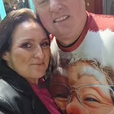 3 bed bottom spring lane 🔔Downstairs toilet 🔔new windows and doors in  grey colour 🔔large living room 🔔front and back garden ‼️close to town,  gp,schools, college,shops,tram stop is 1 min walk. ⚠️want