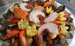 Degustez Nos Plateaux De Fruits De Mer Poissonnerie Des Halles