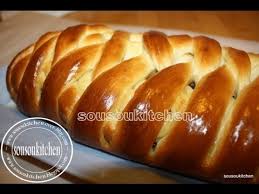 Recette Facile De Brioche Aux Prunes Prune Filled Brioche Recette Facile Recette Recette Brioche Maison