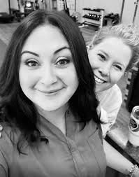 ＭＥＥＴ ＴＨＥ ＦＯＵＮＤＥＲＳ! 🥂✨ Meet Shannon Costello, Co-founder of MVLSC! Shannon  grew up in Morrisville, NY and earned her BA in Resort & Recreation Service  Management. Shortly after, she moved to Arizona