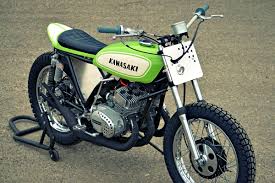 The Mach Chicken A Smokin Kawasaki S1 Tracker Bike Exif Flat Tracker Tracker Motorcycle Flat Track Motorcycle