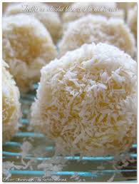 Voici Une Variante Que J Ai Compose Sur La Base De La Recette Des Truffes Au Chocolat Je Ne Suis Pas Tres Fa Truffe Chocolat Blanc Truffes Au Chocolat Truffe