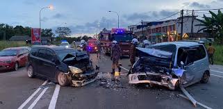 Mangsa kemalangan parah disahkan mati. Kemalangan Jalan Raya Di Johor Hari Ini