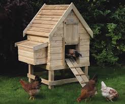 Look at this diy pallet chicken coop or hen house and get yourself inspired! Diy Pallet Chicken Coop Ideas Useful Tips And Hints For The Construction