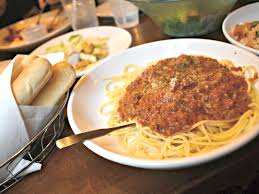 Choose from fettuccine alfredo, five cheese ziti al forno, spaghetti with meat sauce and new stuffed fettuccine alfredo. Olive Garden 5 Take Home Entree Coupons And Deals Savingsmania