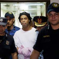 Jun 18, 2021 · ronaldinho reminds ramos of a tough clasico, but the defender has a perfect response. Ronaldinho Ex Fussballprofi In Haft Eigentor Vom Weltfussballer Der Spiegel