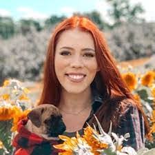 Ashley Huitt's Instagram, Twitter & Facebook