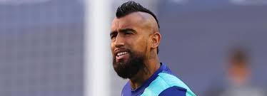 Toni kroos wir sind nur die marionetten klagt der real profi welt from img.welt.de toni kroos, 31, almanya real madrid, 2014'den beri merkez orta saha piyasa değeri: Noch Vor Seinem Abgang Rechnet Arturo Vidal Mit Dem Fc Barcelona Ab