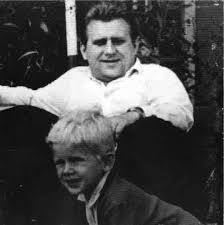 Gościem programu jacka nizinkiewicza #rzeczopolityce był kazik staszewski, lider zespołu kult, wokalista, autor. Rodzina Kazika Staszewskiego Pochodzi Z Pabianic Dziennik Lodzki