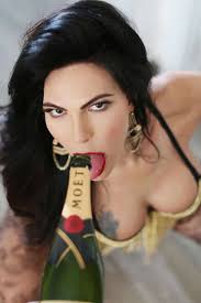 Cristina Bianchini, Italian Transsexual escort in Paris